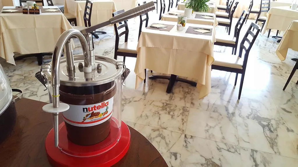 Hotel Tiffany Marina di Massa 3*,
