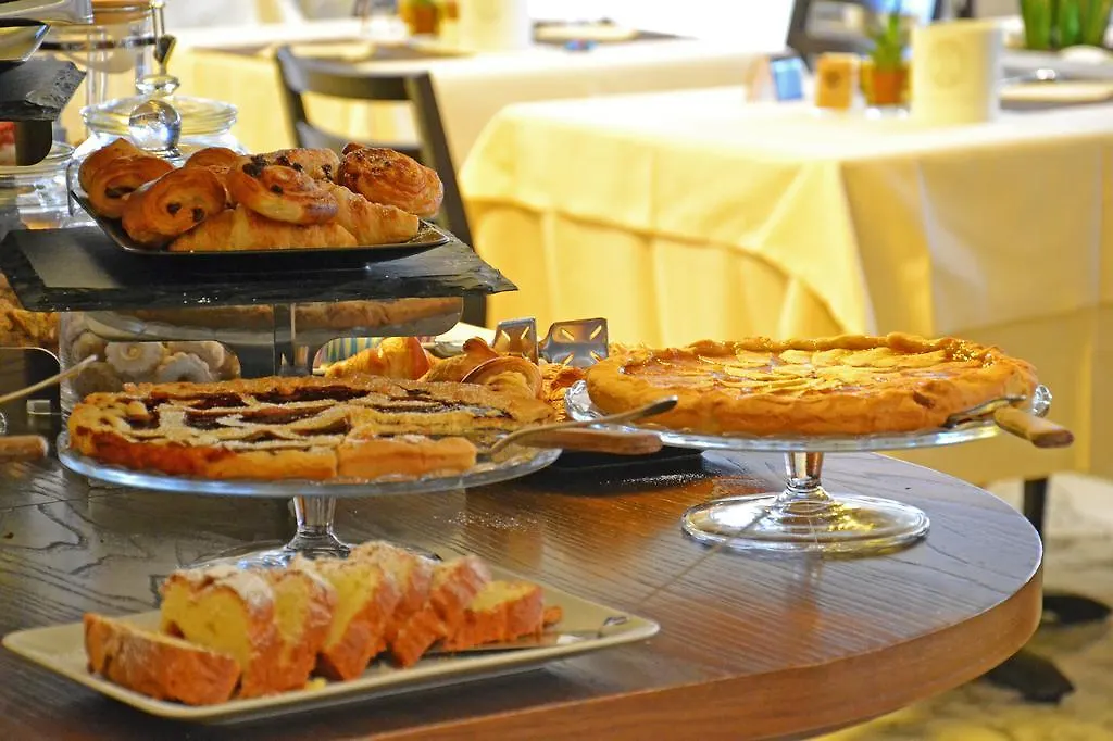 Hotel Tiffany Marina di Massa Italia
