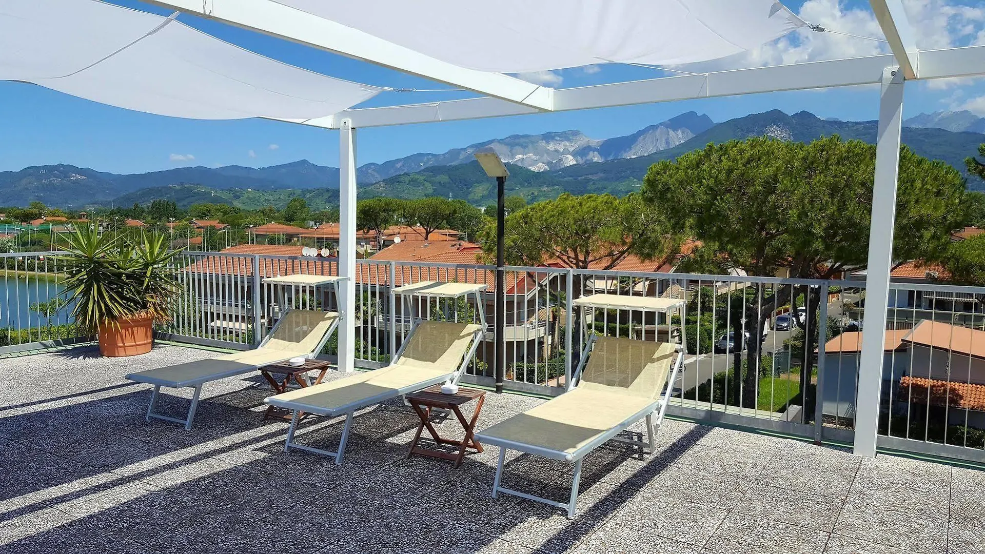 Hotel Tiffany Marina di Massa Italia